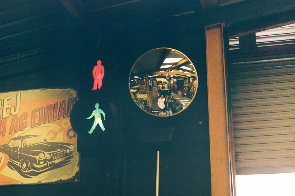 The Power of Friendship: Reflections from a Traffic Light&nbsp;🚦